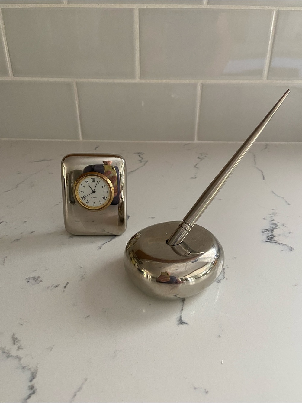 Vintage Heavy Silver Tone Desk Clock & Pen Set Quartz